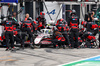 GP UNGHERIA, Oliver Bearman (GBR) Haas VF-25 makes a pit stop.

03.08.2025. Formula 1 World Championship, Rd 14, Hungarian Grand Prix, Budapest, Hungary, Gara Day.

- www.xpbimages.com, EMail: requests@xpbimages.com © Copyright: Bearne / XPB Images