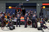 GP UNGHERIA, Max Verstappen (NLD) Red Bull Racing RB21 makes a pit stop.

03.08.2025. Formula 1 World Championship, Rd 14, Hungarian Grand Prix, Budapest, Hungary, Gara Day.

- www.xpbimages.com, EMail: requests@xpbimages.com © Copyright: Bearne / XPB Images
