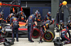 GP UNGHERIA, Yuki Tsunoda (JPN) Red Bull Racing RB21 makes a pit stop.

03.08.2025. Formula 1 World Championship, Rd 14, Hungarian Grand Prix, Budapest, Hungary, Gara Day.

- www.xpbimages.com, EMail: requests@xpbimages.com © Copyright: Bearne / XPB Images