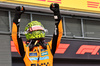 GP UNGHERIA, Gara winner Lando Norris (GBR) McLaren celebrates in parc ferme.

03.08.2025. Formula 1 World Championship, Rd 14, Hungarian Grand Prix, Budapest, Hungary, Gara Day.

- www.xpbimages.com, EMail: requests@xpbimages.com © Copyright: Batchelor / XPB Images