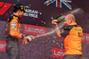 GP UNGHERIA, (L to R): Gara winner Lando Norris (GBR) McLaren celebrates on the podium with Mark Ingham (GBR) McLaren Head of Design.

03.08.2025. Formula 1 World Championship, Rd 14, Hungarian Grand Prix, Budapest, Hungary, Gara Day.

- www.xpbimages.com, EMail: requests@xpbimages.com © Copyright: Moy / XPB Images