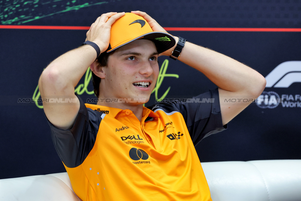 GP UNGHERIA, Oscar Piastri (AUS) McLaren in the FIA Press Conference.

31.07.2025. Formula 1 World Championship, Rd 14, Hungarian Grand Prix, Budapest, Hungary, Preparation Day.

- www.xpbimages.com, EMail: requests@xpbimages.com © Copyright: Bearne / XPB Images