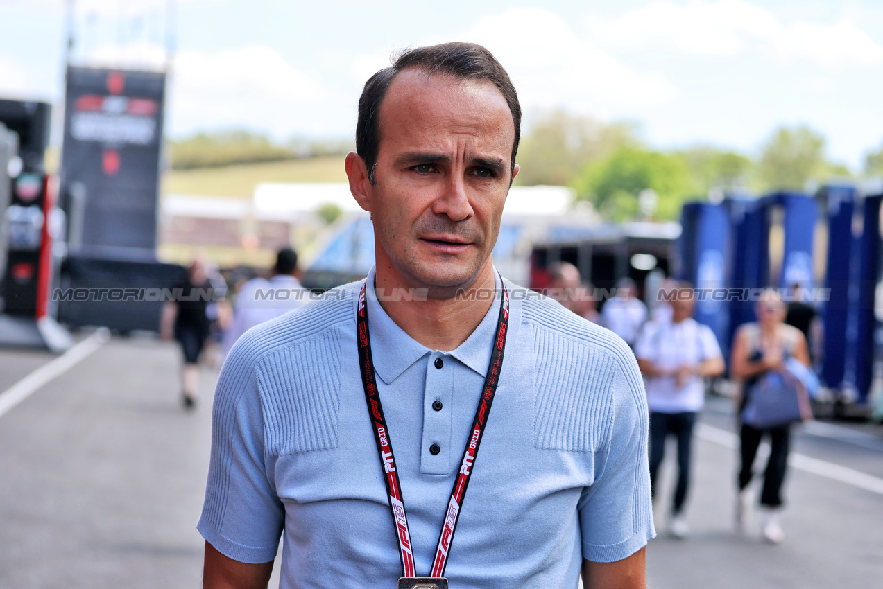 GP UNGHERIA, Ahmet Mercan, Red Bull Global Head of Motorsports.

31.07.2025. Formula 1 World Championship, Rd 14, Hungarian Grand Prix, Budapest, Hungary, Preparation Day.

- www.xpbimages.com, EMail: requests@xpbimages.com © Copyright: Moy / XPB Images