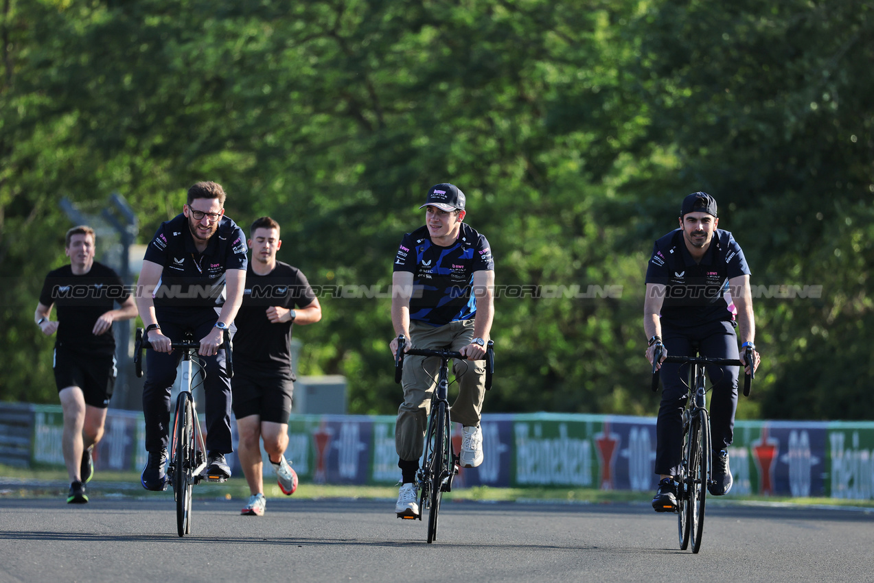 GP UNGHERIA, Franco Colapinto (ARG) Alpine F1 Team (Centre) rides the circuit.

31.07.2025. Formula 1 World Championship, Rd 14, Hungarian Grand Prix, Budapest, Hungary, Preparation Day.

- www.xpbimages.com, EMail: requests@xpbimages.com © Copyright: Moy / XPB Images