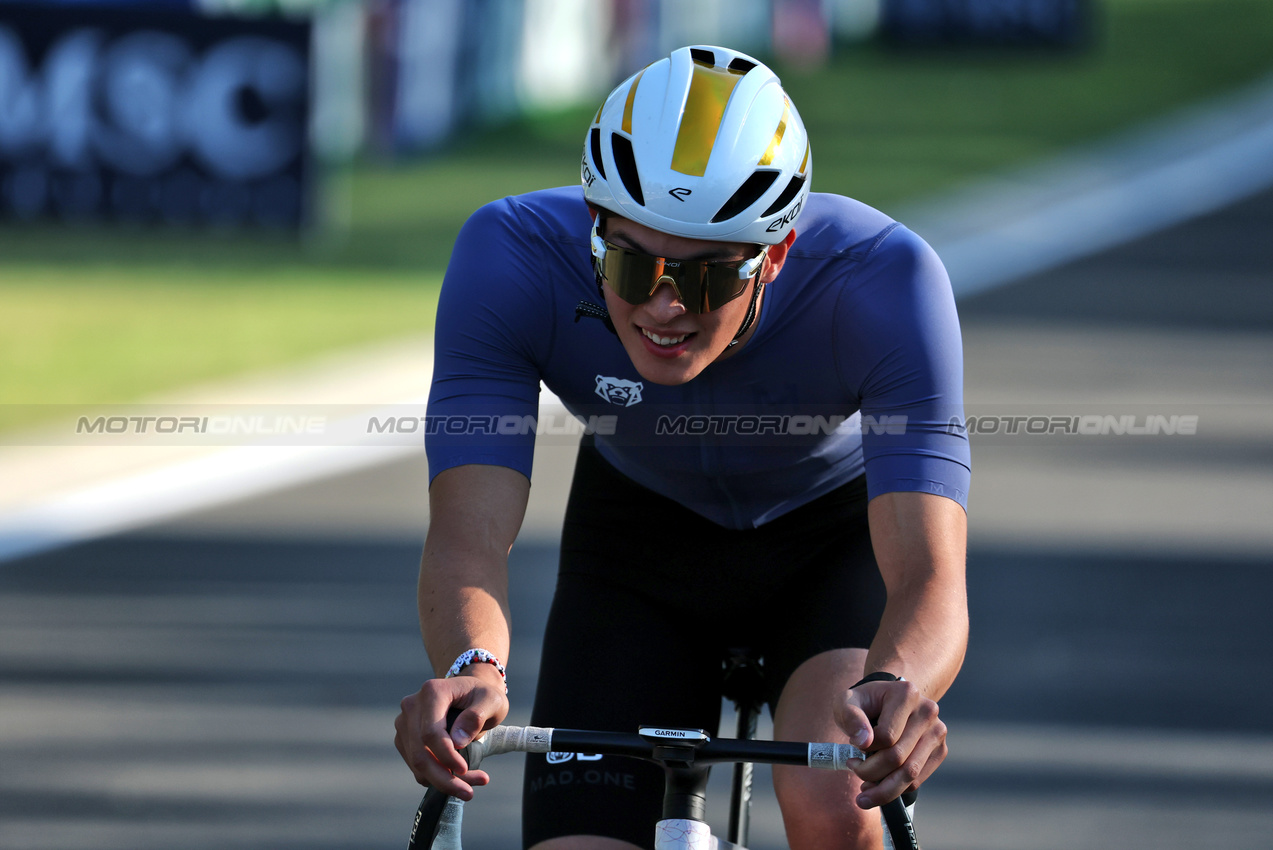 GP UNGHERIA, Oliver Bearman (GBR) Haas F1 Team rides the circuit.

31.07.2025. Formula 1 World Championship, Rd 14, Hungarian Grand Prix, Budapest, Hungary, Preparation Day.

- www.xpbimages.com, EMail: requests@xpbimages.com © Copyright: Moy / XPB Images