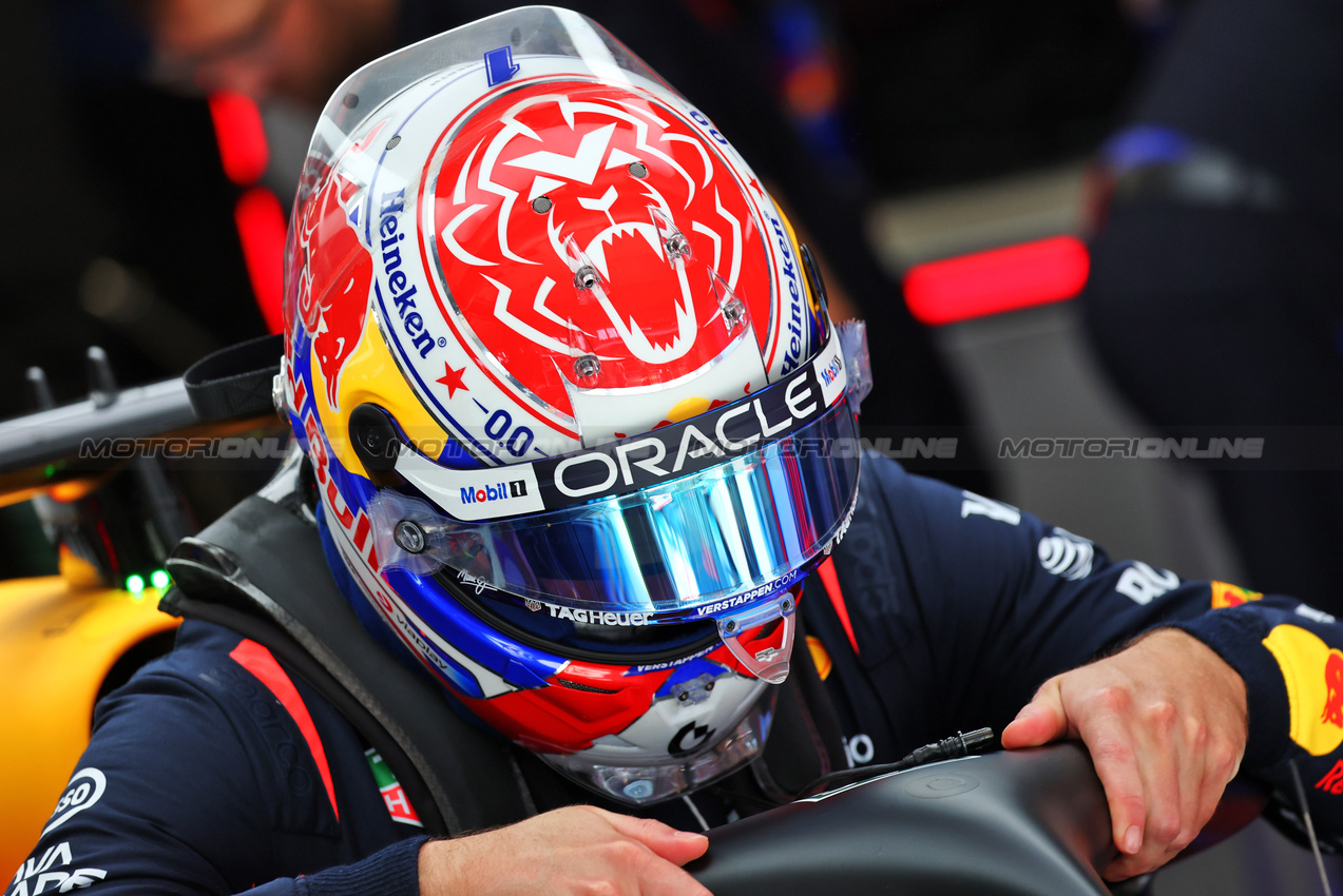 GP UNGHERIA, Max Verstappen (NLD) Red Bull Racing RB21.

02.08.2025. Formula 1 World Championship, Rd 14, Hungarian Grand Prix, Budapest, Hungary, Qualifiche Day.

- www.xpbimages.com, EMail: requests@xpbimages.com © Copyright: Batchelor / XPB Images