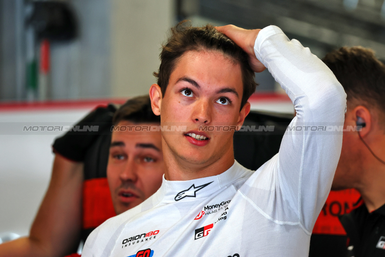 GP UNGHERIA, Oliver Bearman (GBR) Haas F1 Team.

02.08.2025. Formula 1 World Championship, Rd 14, Hungarian Grand Prix, Budapest, Hungary, Qualifiche Day.

- www.xpbimages.com, EMail: requests@xpbimages.com © Copyright: Batchelor / XPB Images