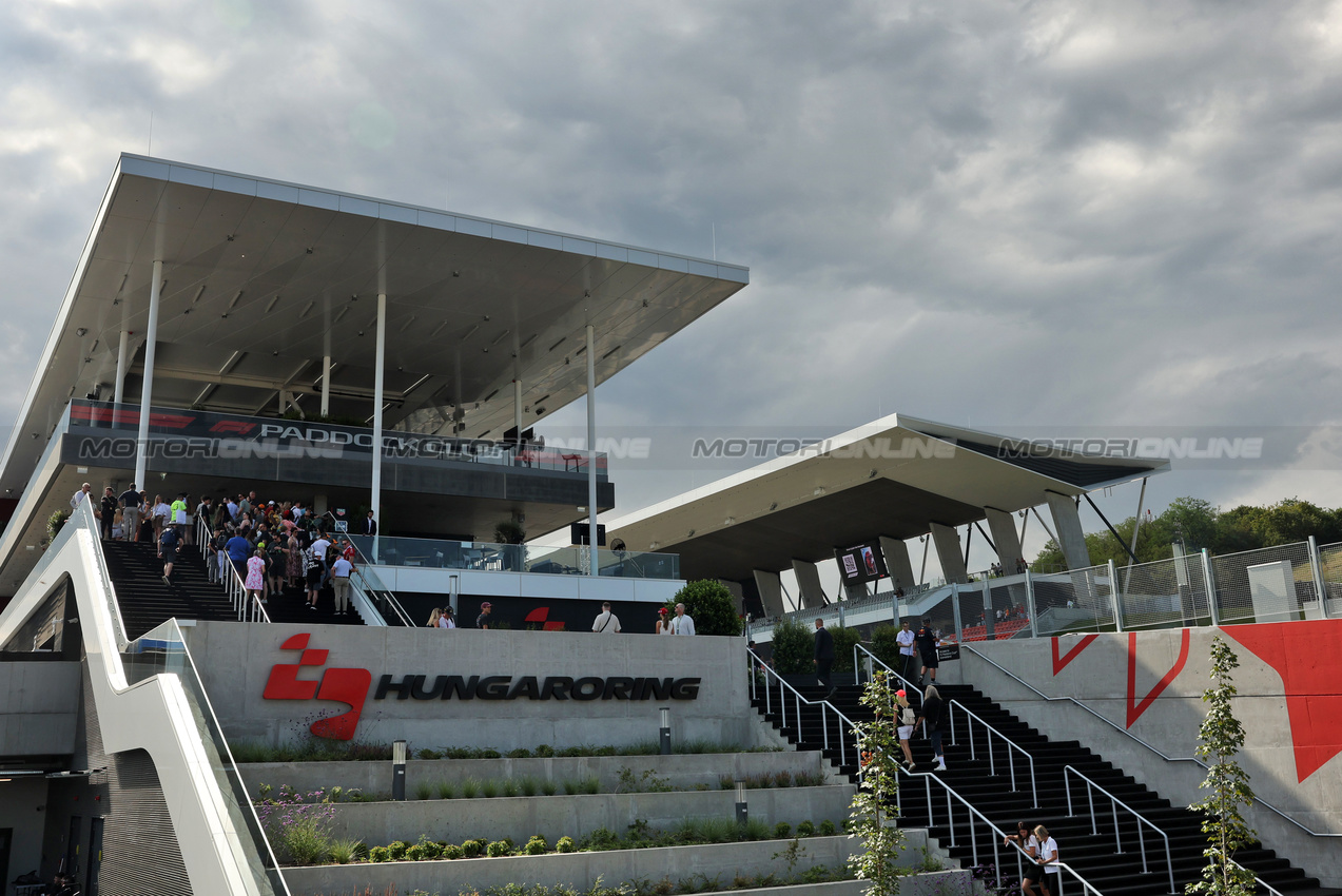GP UNGHERIA, Circuit Atmosfera - Paddock Club.

02.08.2025. Formula 1 World Championship, Rd 14, Hungarian Grand Prix, Budapest, Hungary, Qualifiche Day.

- www.xpbimages.com, EMail: requests@xpbimages.com © Copyright: Bearne / XPB Images