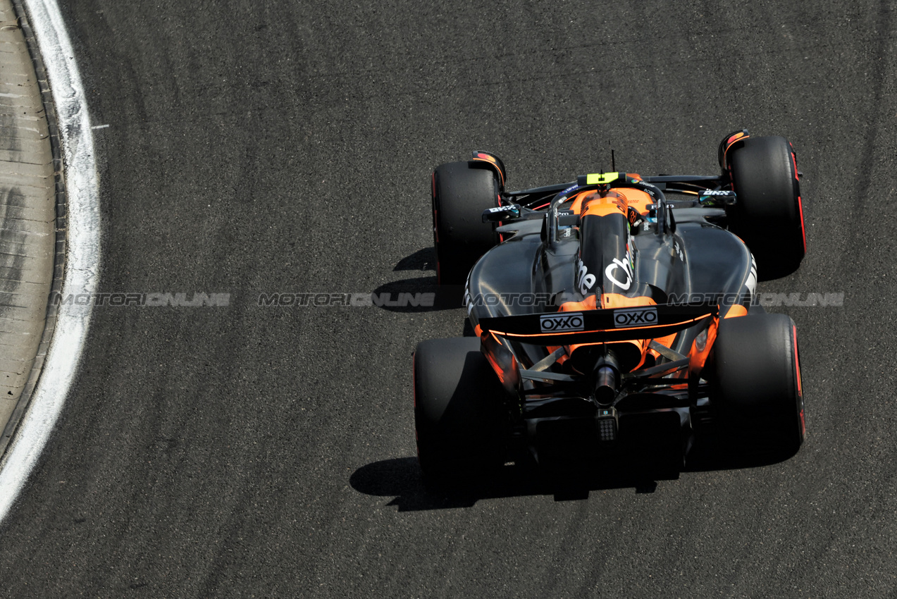 GP UNGHERIA, Lando Norris (GBR) McLaren MCL39.

02.08.2025. Formula 1 World Championship, Rd 14, Hungarian Grand Prix, Budapest, Hungary, Qualifiche Day.

- www.xpbimages.com, EMail: requests@xpbimages.com © Copyright: Bearne / XPB Images