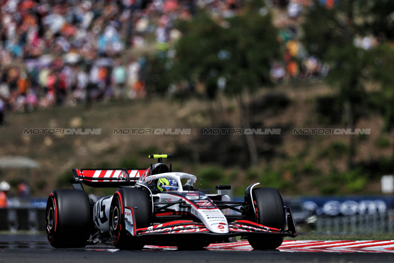 GP UNGHERIA, Oliver Bearman (GBR) Haas VF-25.

02.08.2025. Formula 1 World Championship, Rd 14, Hungarian Grand Prix, Budapest, Hungary, Qualifiche Day.

- www.xpbimages.com, EMail: requests@xpbimages.com © Copyright: Charniaux / XPB Images