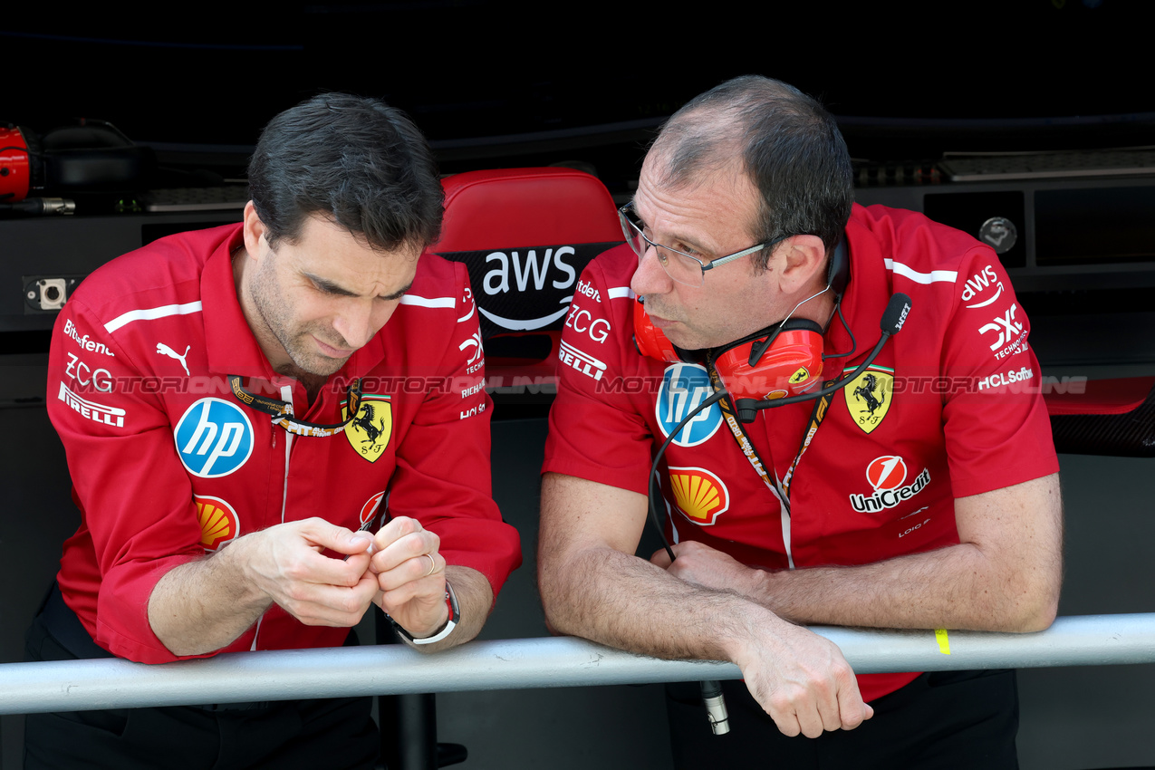 GP UNGHERIA, Jerome d'Ambrosio (BEL) Ferrari Deputy Team Principal (Left).

02.08.2025. Formula 1 World Championship, Rd 14, Hungarian Grand Prix, Budapest, Hungary, Qualifiche Day.

 - www.xpbimages.com, EMail: requests@xpbimages.com © Copyright: Coates / XPB Images