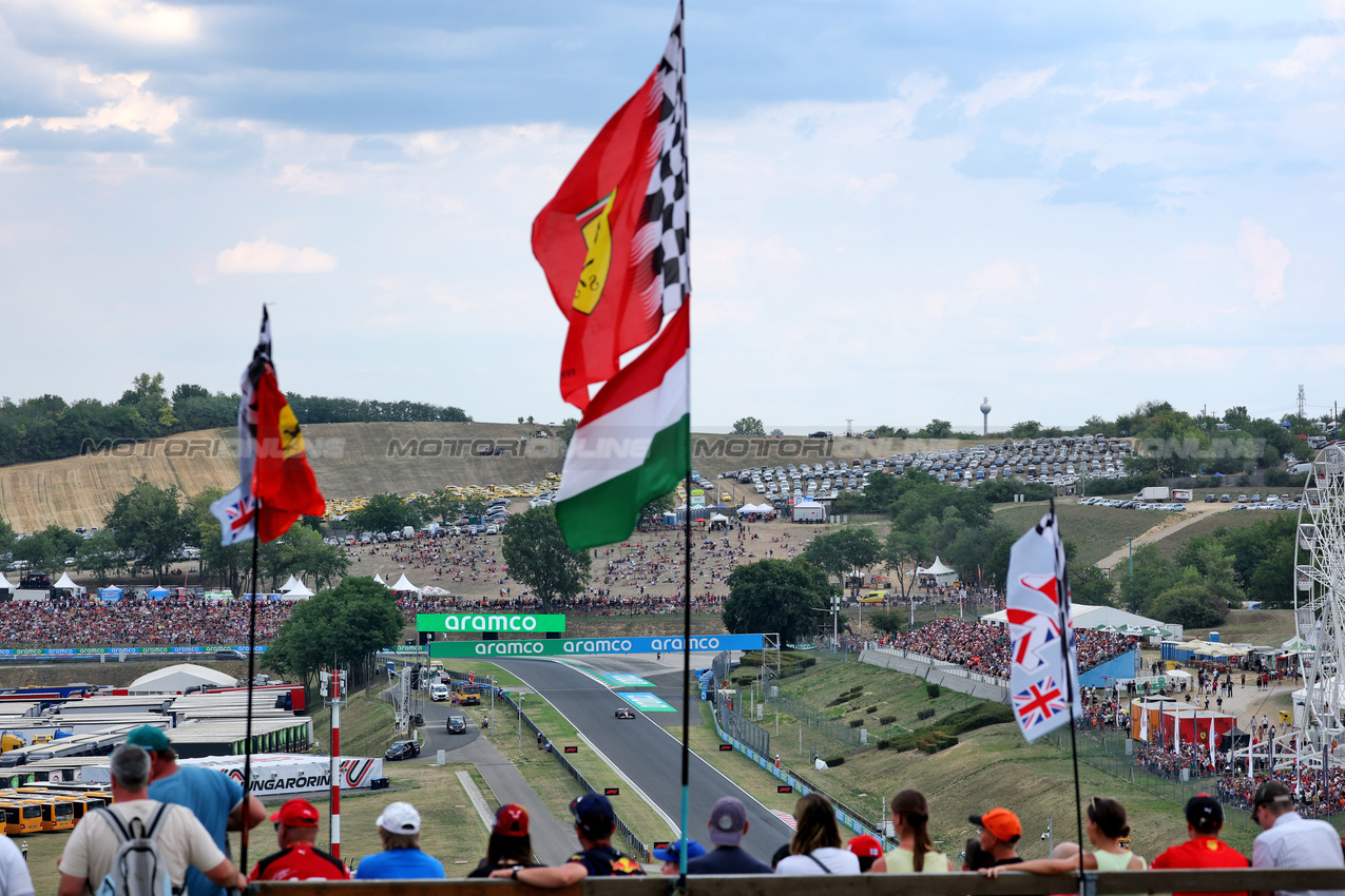 GP UNGHERIA, Circuit Atmosfera - fans e flags in the grandstand.

02.08.2025. Formula 1 World Championship, Rd 14, Hungarian Grand Prix, Budapest, Hungary, Qualifiche Day.

- www.xpbimages.com, EMail: requests@xpbimages.com © Copyright: Moy / XPB Images