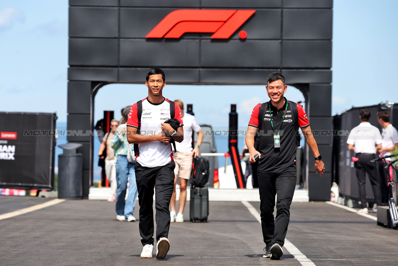 GP UNGHERIA, Ryo Hirakawa (JPN) Haas F1 Team Reserve Driver (Left).

02.08.2025. Formula 1 World Championship, Rd 14, Hungarian Grand Prix, Budapest, Hungary, Qualifiche Day.

- www.xpbimages.com, EMail: requests@xpbimages.com © Copyright: Bearne / XPB Images
