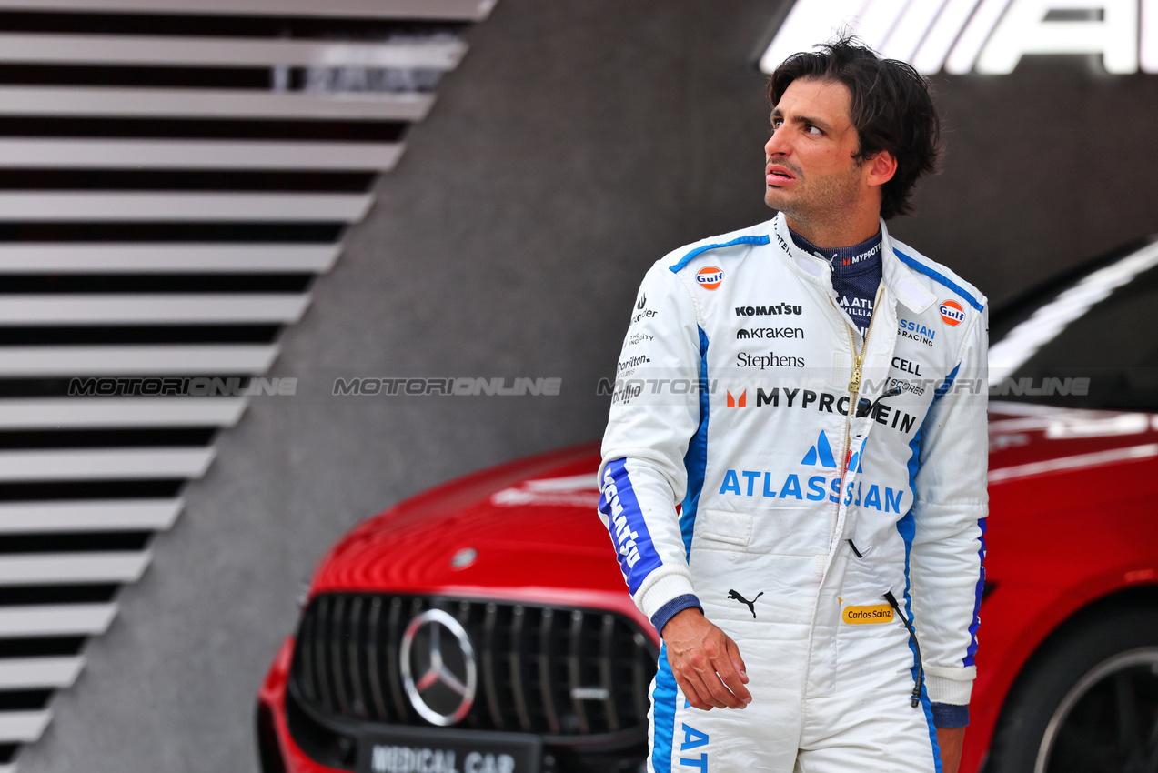 GP UNGHERIA, Carlos Sainz (ESP) Atlassian Williams Racing.

02.08.2025. Formula 1 World Championship, Rd 14, Hungarian Grand Prix, Budapest, Hungary, Qualifiche Day.

- www.xpbimages.com, EMail: requests@xpbimages.com © Copyright: Batchelor / XPB Images