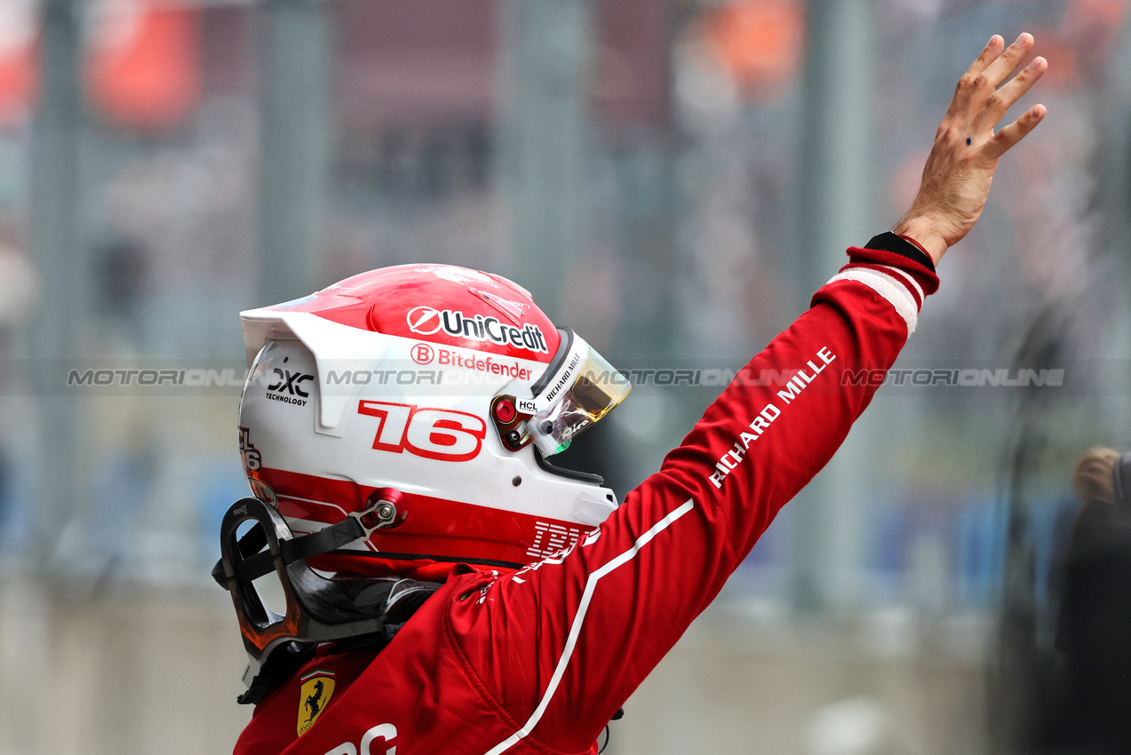 GP UNGHERIA, Charles Leclerc (MON) Ferrari celebrates his pole position in qualifying parc ferme.

02.08.2025. Formula 1 World Championship, Rd 14, Hungarian Grand Prix, Budapest, Hungary, Qualifiche Day.

- www.xpbimages.com, EMail: requests@xpbimages.com © Copyright: Charniaux / XPB Images