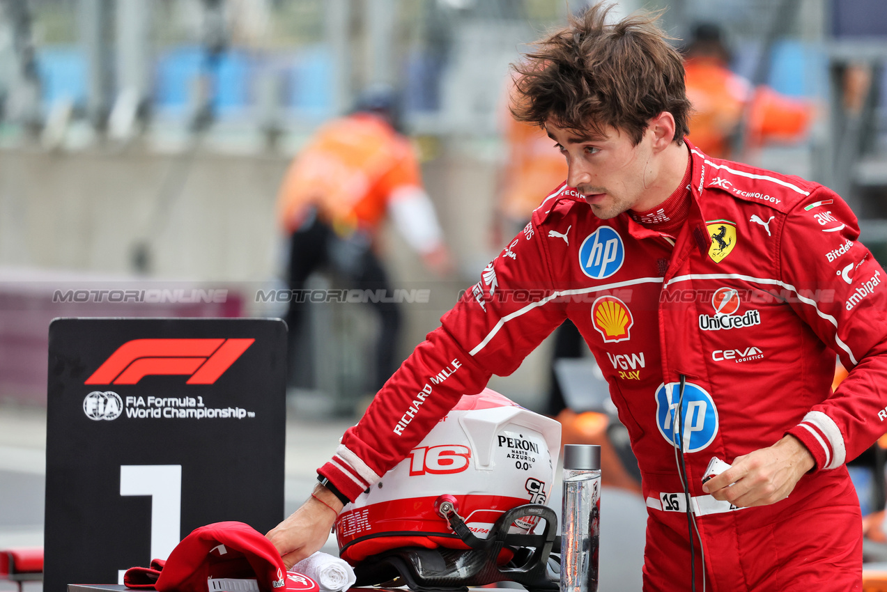 GP UNGHERIA, Pole sitter Charles Leclerc (MON) Ferrari in qualifying parc ferme.

02.08.2025. Formula 1 World Championship, Rd 14, Hungarian Grand Prix, Budapest, Hungary, Qualifiche Day.

- www.xpbimages.com, EMail: requests@xpbimages.com © Copyright: Charniaux / XPB Images