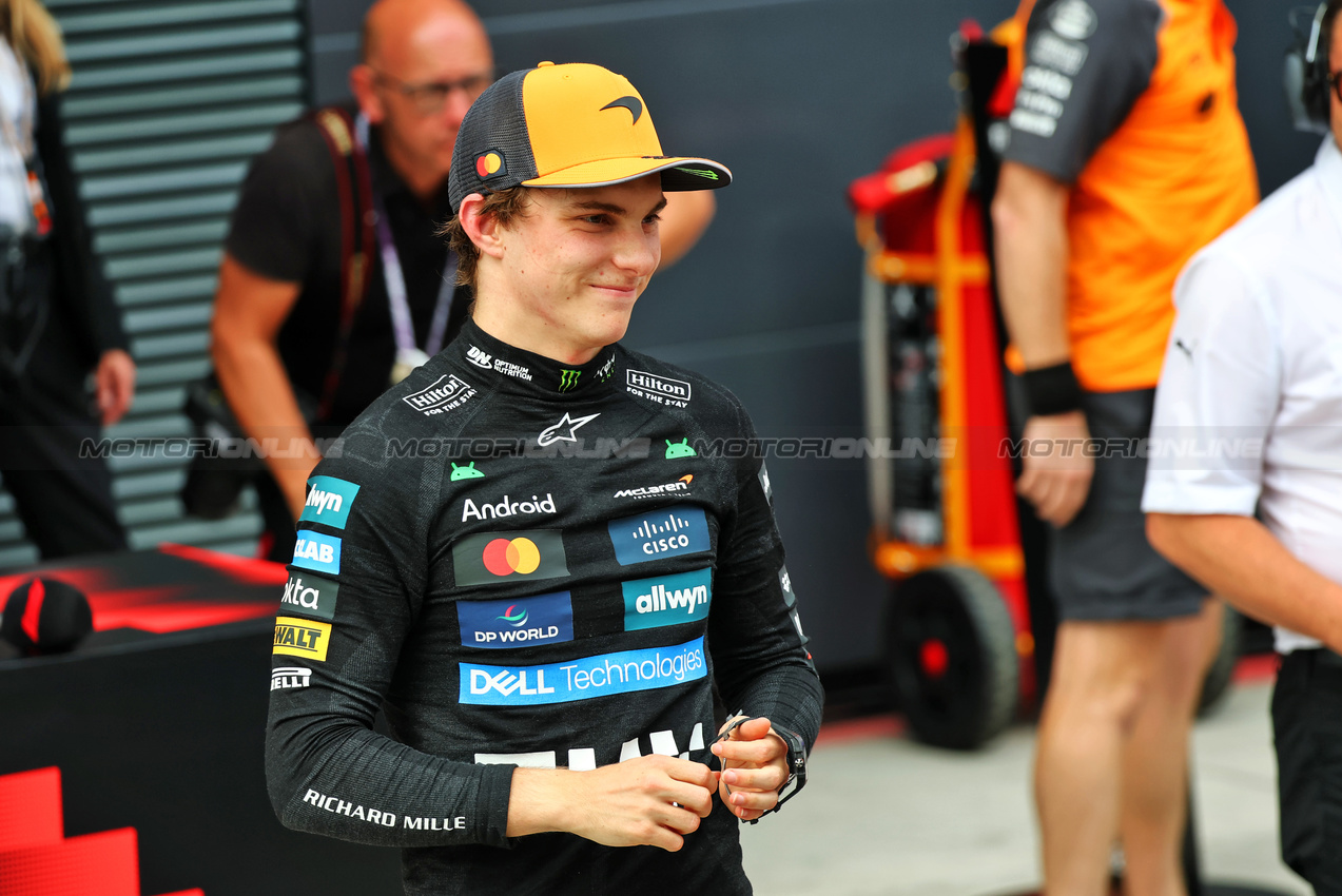 GP UNGHERIA, Second placed Oscar Piastri (AUS) McLaren in qualifying parc ferme.

02.08.2025. Formula 1 World Championship, Rd 14, Hungarian Grand Prix, Budapest, Hungary, Qualifiche Day.

- www.xpbimages.com, EMail: requests@xpbimages.com © Copyright: Batchelor / XPB Images