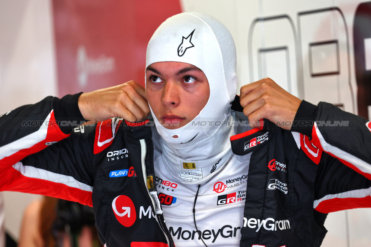 GP UNGHERIA, Oliver Bearman (GBR) Haas F1 Team.

02.08.2025. Formula 1 World Championship, Rd 14, Hungarian Grand Prix, Budapest, Hungary, Qualifiche Day.

- www.xpbimages.com, EMail: requests@xpbimages.com © Copyright: Batchelor / XPB Images