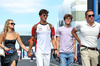 GP UNGHERIA, (L to R): Alicia Torriani; Oliver Bearman (GBR) Haas F1 Team; Thomas Bearman (GBR); e David Bearman (GBR).

02.08.2025. Formula 1 World Championship, Rd 14, Hungarian Grand Prix, Budapest, Hungary, Qualifiche Day.

- www.xpbimages.com, EMail: requests@xpbimages.com © Copyright: Bearne / XPB Images