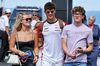 GP UNGHERIA, Oliver Bearman (GBR) Haas F1 Team (Centre) with Domenica Alicia Torriani e his brother Thomas Bearman (GBR).

02.08.2025. Formula 1 World Championship, Rd 14, Hungarian Grand Prix, Budapest, Hungary, Qualifiche Day.

- www.xpbimages.com, EMail: requests@xpbimages.com © Copyright: Moy / XPB Images