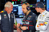 GP UNGHERIA, (L to R): Dr Helmut Marko (AUT) Red Bull Motorsport Consultant with Gianpiero Lambiase (ITA) Red Bull Racing Head of Racing e Max Verstappen (NLD) Red Bull Racing.

02.08.2025. Formula 1 World Championship, Rd 14, Hungarian Grand Prix, Budapest, Hungary, Qualifiche Day.

- www.xpbimages.com, EMail: requests@xpbimages.com © Copyright: Batchelor / XPB Images