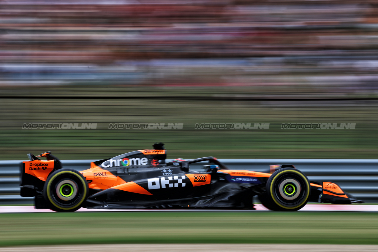GP UNGHERIA, Oscar Piastri (AUS) McLaren MCL39.

01.08.2025. Formula 1 World Championship, Rd 14, Hungarian Grand Prix, Budapest, Hungary, Practice Day.

- www.xpbimages.com, EMail: requests@xpbimages.com © Copyright: Charniaux / XPB Images