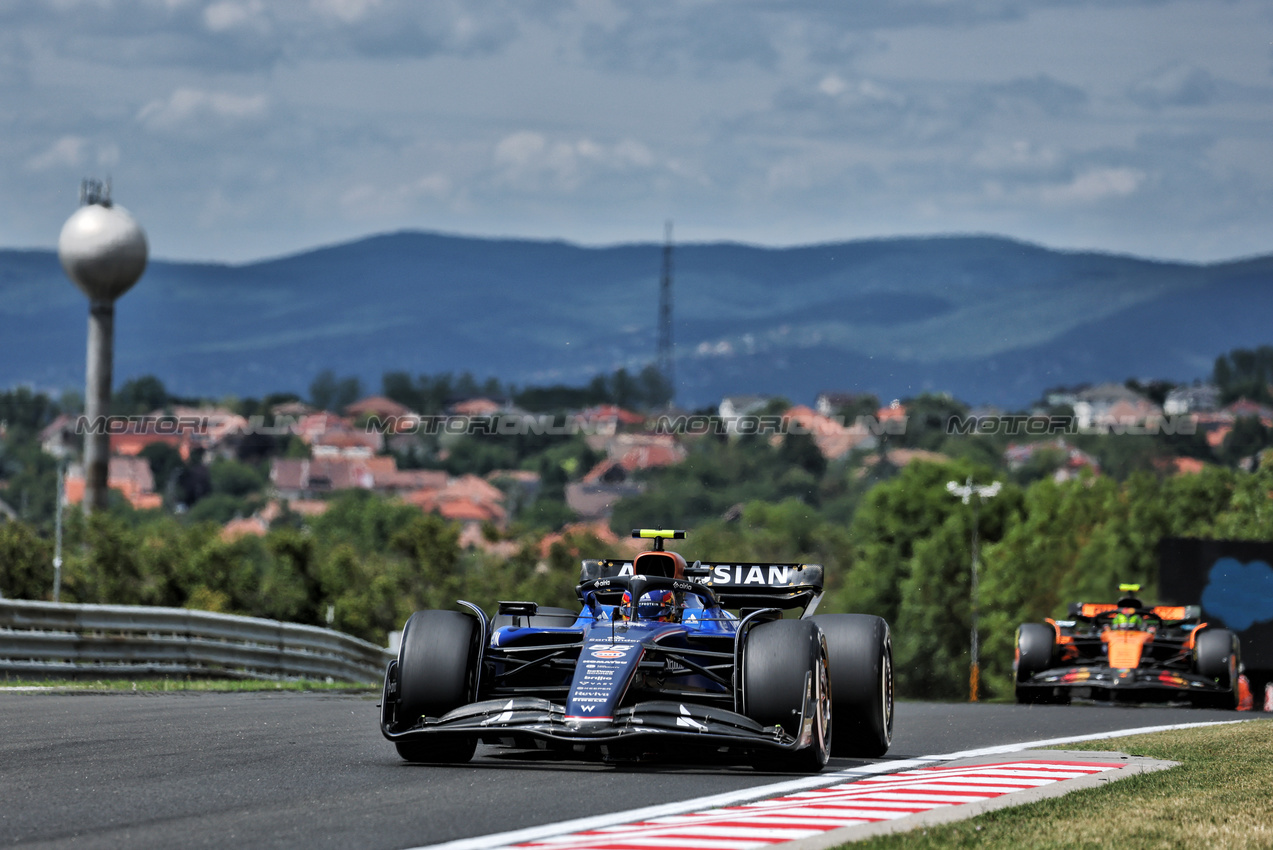 GP UNGHERIA, Carlos Sainz (ESP) Atlassian Williams Racing FW47.

01.08.2025. Formula 1 World Championship, Rd 14, Hungarian Grand Prix, Budapest, Hungary, Practice Day.

- www.xpbimages.com, EMail: requests@xpbimages.com © Copyright: Moy / XPB Images