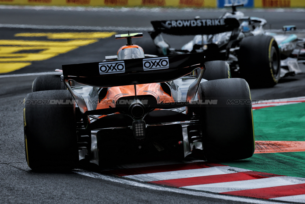 GP UNGHERIA, Lando Norris (GBR) McLaren MCL39.

01.08.2025. Formula 1 World Championship, Rd 14, Hungarian Grand Prix, Budapest, Hungary, Practice Day.

- www.xpbimages.com, EMail: requests@xpbimages.com © Copyright: Moy / XPB Images