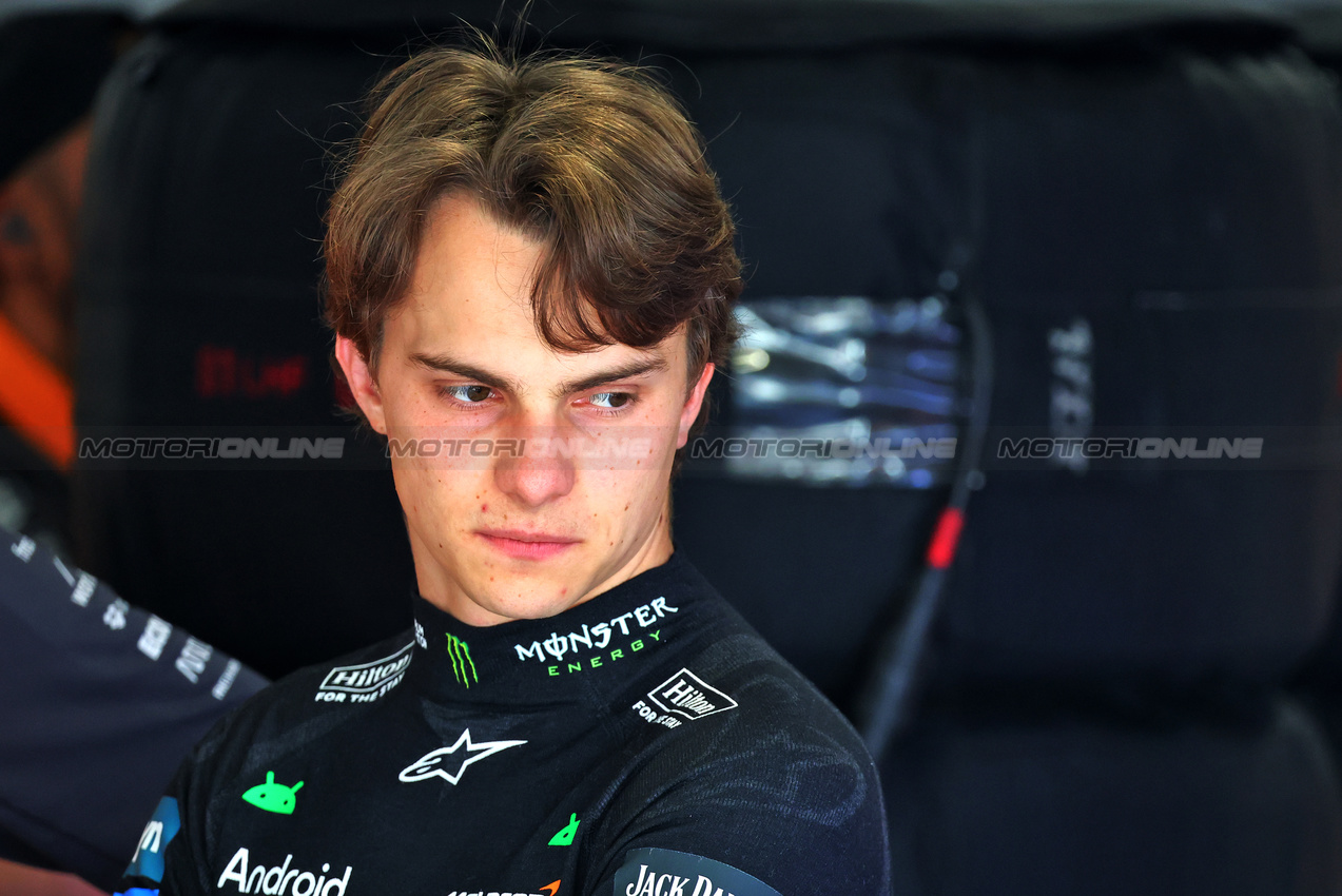 GP UNGHERIA, Oscar Piastri (AUS) McLaren.

01.08.2025. Formula 1 World Championship, Rd 14, Hungarian Grand Prix, Budapest, Hungary, Practice Day.

- www.xpbimages.com, EMail: requests@xpbimages.com © Copyright: Batchelor / XPB Images