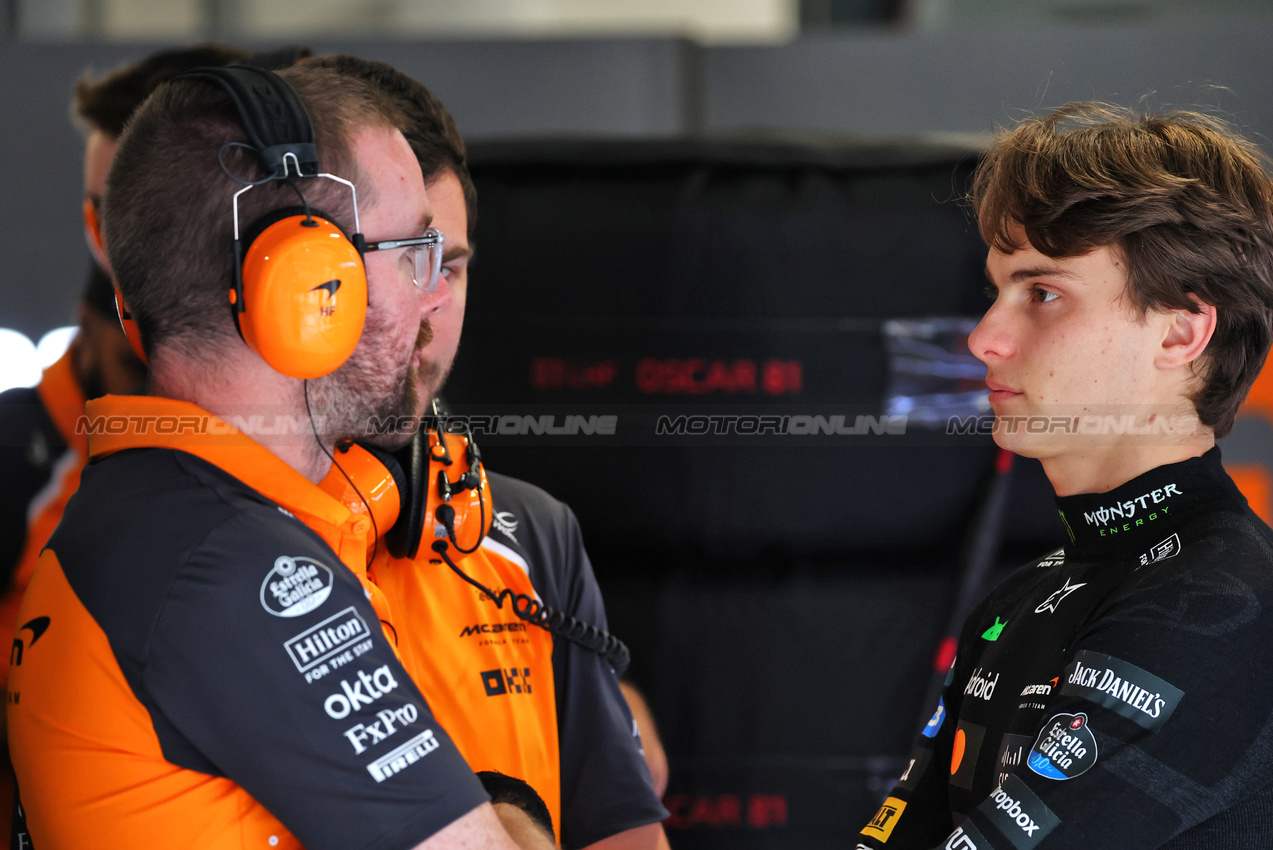 GP UNGHERIA, Oscar Piastri (AUS) McLaren.

01.08.2025. Formula 1 World Championship, Rd 14, Hungarian Grand Prix, Budapest, Hungary, Practice Day.

- www.xpbimages.com, EMail: requests@xpbimages.com © Copyright: Batchelor / XPB Images
