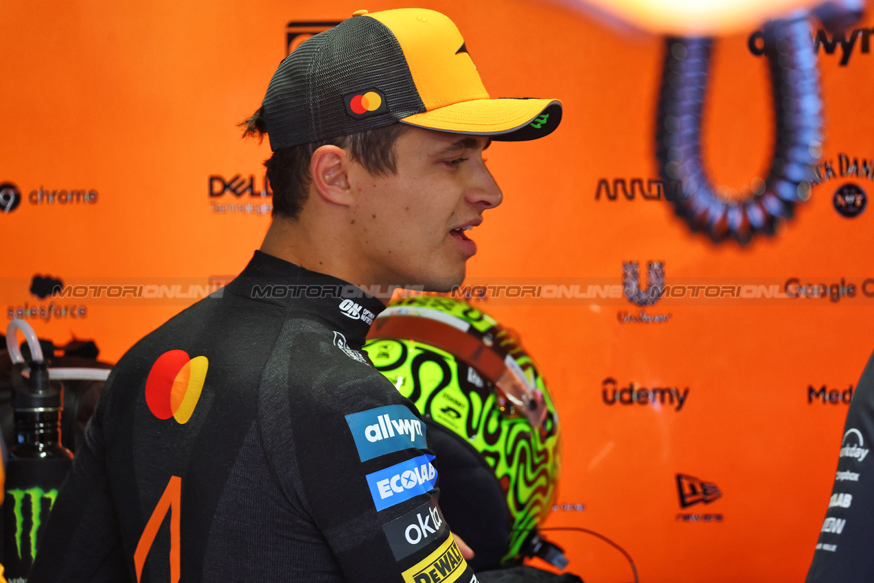 GP UNGHERIA, Lando Norris (GBR) McLaren.

01.08.2025. Formula 1 World Championship, Rd 14, Hungarian Grand Prix, Budapest, Hungary, Practice Day.

- www.xpbimages.com, EMail: requests@xpbimages.com © Copyright: Batchelor / XPB Images