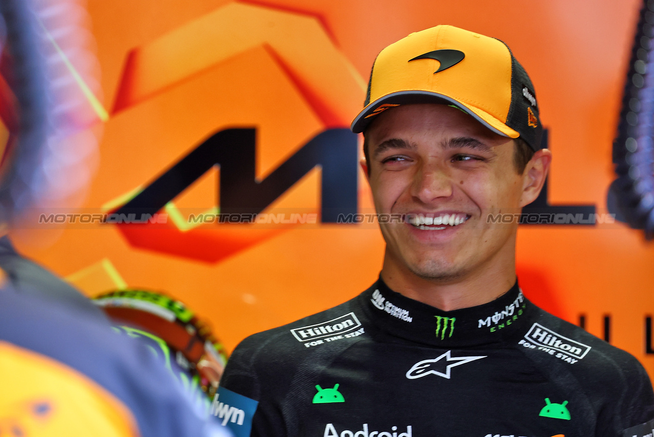 GP UNGHERIA, Lando Norris (GBR) McLaren.

01.08.2025. Formula 1 World Championship, Rd 14, Hungarian Grand Prix, Budapest, Hungary, Practice Day.

- www.xpbimages.com, EMail: requests@xpbimages.com © Copyright: Batchelor / XPB Images