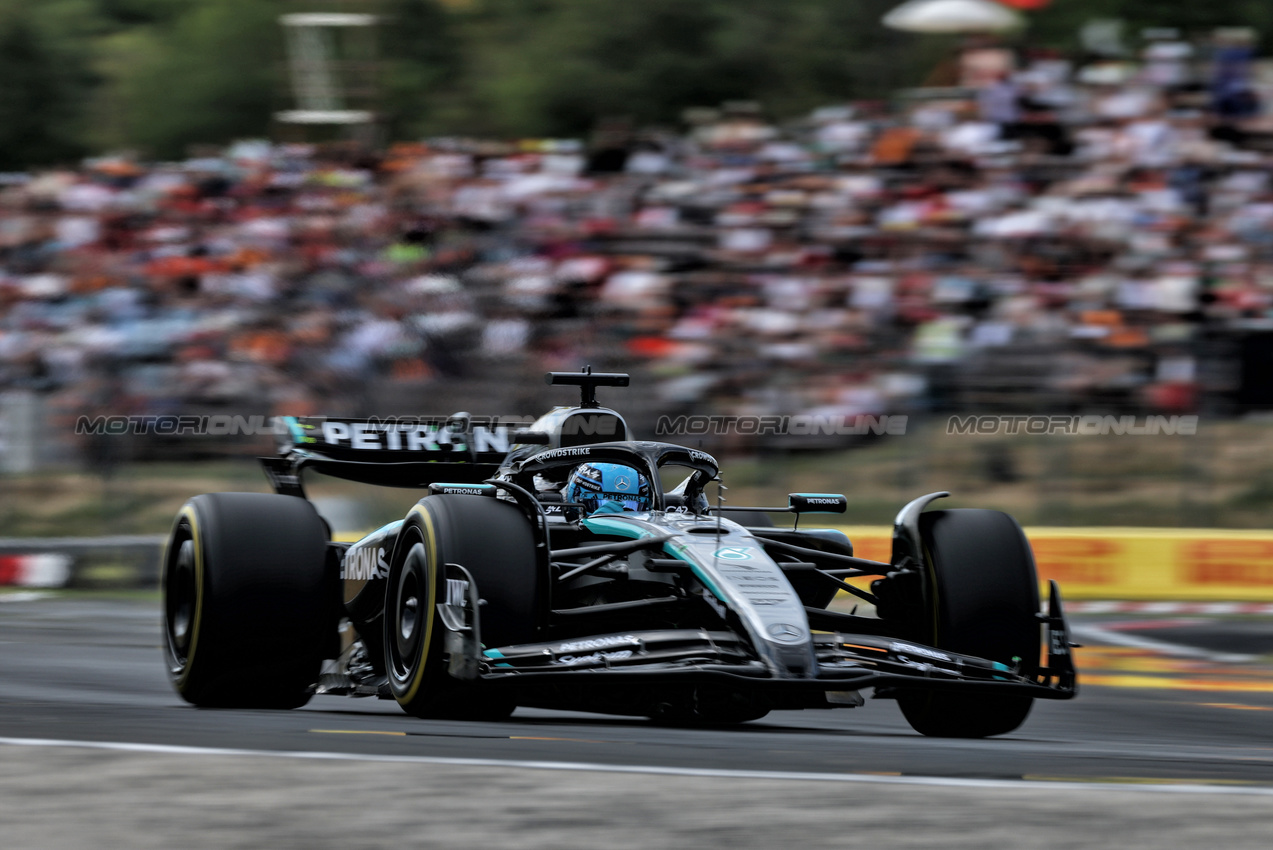 GP UNGHERIA, George Russell (GBR) Mercedes AMG F1 W16.

01.08.2025. Formula 1 World Championship, Rd 14, Hungarian Grand Prix, Budapest, Hungary, Practice Day.

- www.xpbimages.com, EMail: requests@xpbimages.com © Copyright: Charniaux / XPB Images
