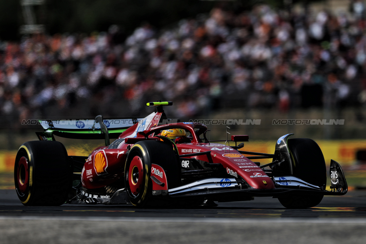 GP UNGHERIA, Lewis Hamilton (GBR) Ferrari SF-25.

01.08.2025. Formula 1 World Championship, Rd 14, Hungarian Grand Prix, Budapest, Hungary, Practice Day.

- www.xpbimages.com, EMail: requests@xpbimages.com © Copyright: Charniaux / XPB Images
