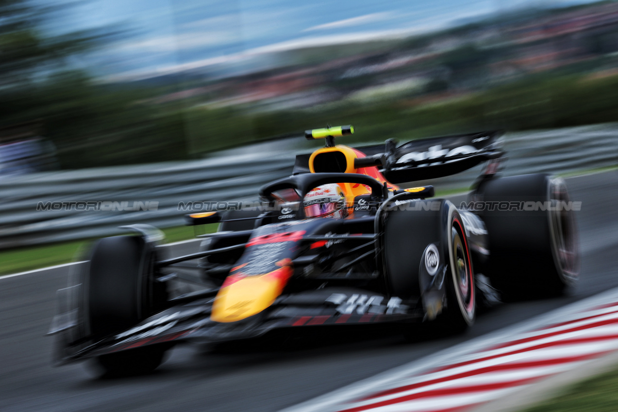 GP UNGHERIA, Yuki Tsunoda (JPN) Red Bull Racing RB21.

01.08.2025. Formula 1 World Championship, Rd 14, Hungarian Grand Prix, Budapest, Hungary, Practice Day.

- www.xpbimages.com, EMail: requests@xpbimages.com © Copyright: Moy / XPB Images