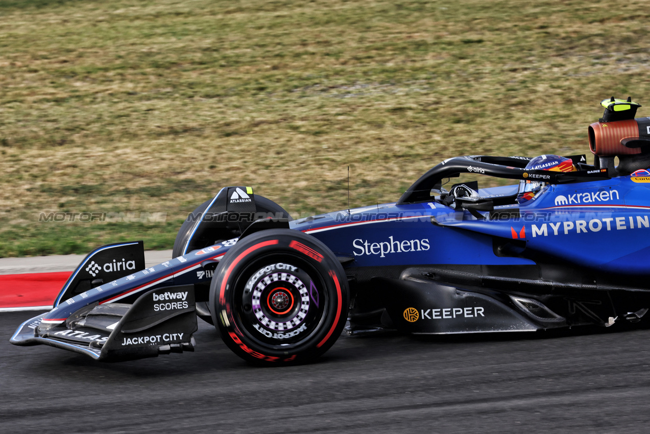 GP UNGHERIA, Carlos Sainz (ESP) Atlassian Williams Racing FW47.

01.08.2025. Formula 1 World Championship, Rd 14, Hungarian Grand Prix, Budapest, Hungary, Practice Day.

- www.xpbimages.com, EMail: requests@xpbimages.com © Copyright: Bearne / XPB Images