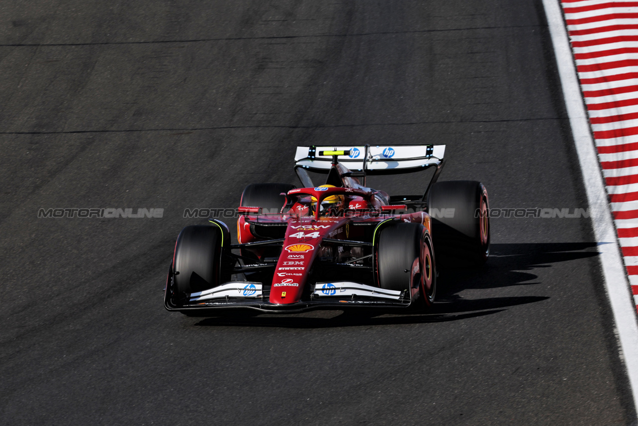 GP UNGHERIA, Lewis Hamilton (GBR) Ferrari SF-25.

01.08.2025. Formula 1 World Championship, Rd 14, Hungarian Grand Prix, Budapest, Hungary, Practice Day.

- www.xpbimages.com, EMail: requests@xpbimages.com © Copyright: Bearne / XPB Images