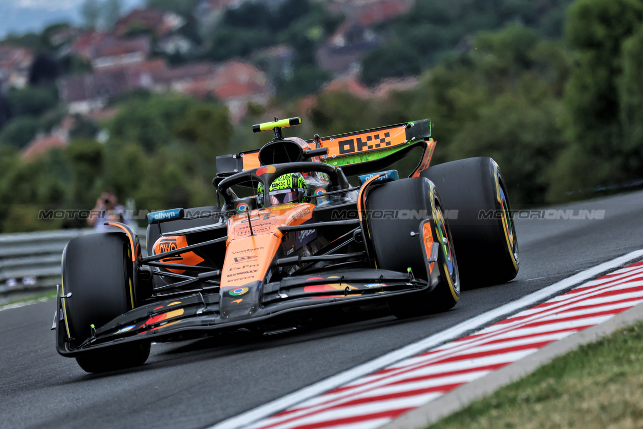 GP UNGHERIA, Lando Norris (GBR) McLaren MCL39.

01.08.2025. Formula 1 World Championship, Rd 14, Hungarian Grand Prix, Budapest, Hungary, Practice Day.

- www.xpbimages.com, EMail: requests@xpbimages.com © Copyright: Moy / XPB Images