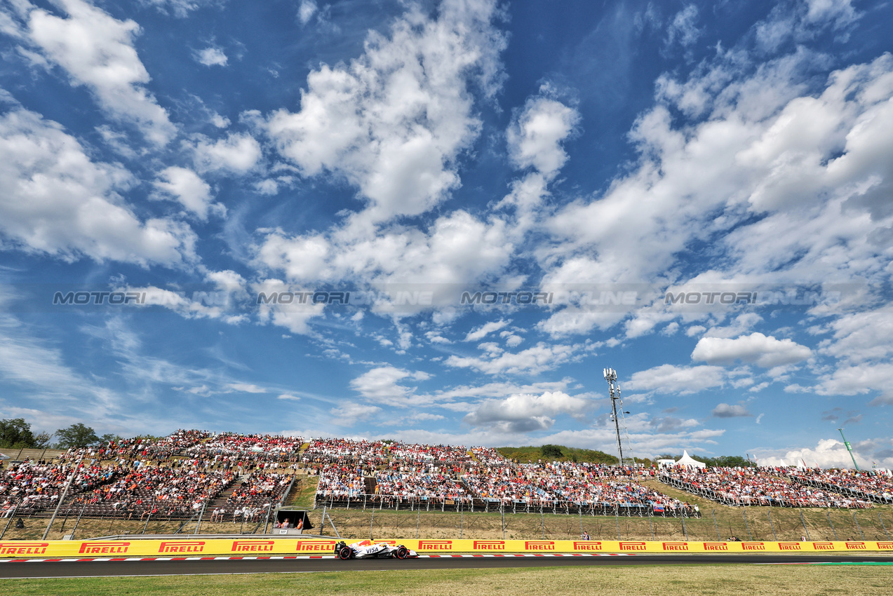 GP UNGHERIA, Isack Hadjar (FRA) Racing Bulls VCARB 02.

01.08.2025. Formula 1 World Championship, Rd 14, Hungarian Grand Prix, Budapest, Hungary, Practice Day.

- www.xpbimages.com, EMail: requests@xpbimages.com © Copyright: Moy / XPB Images