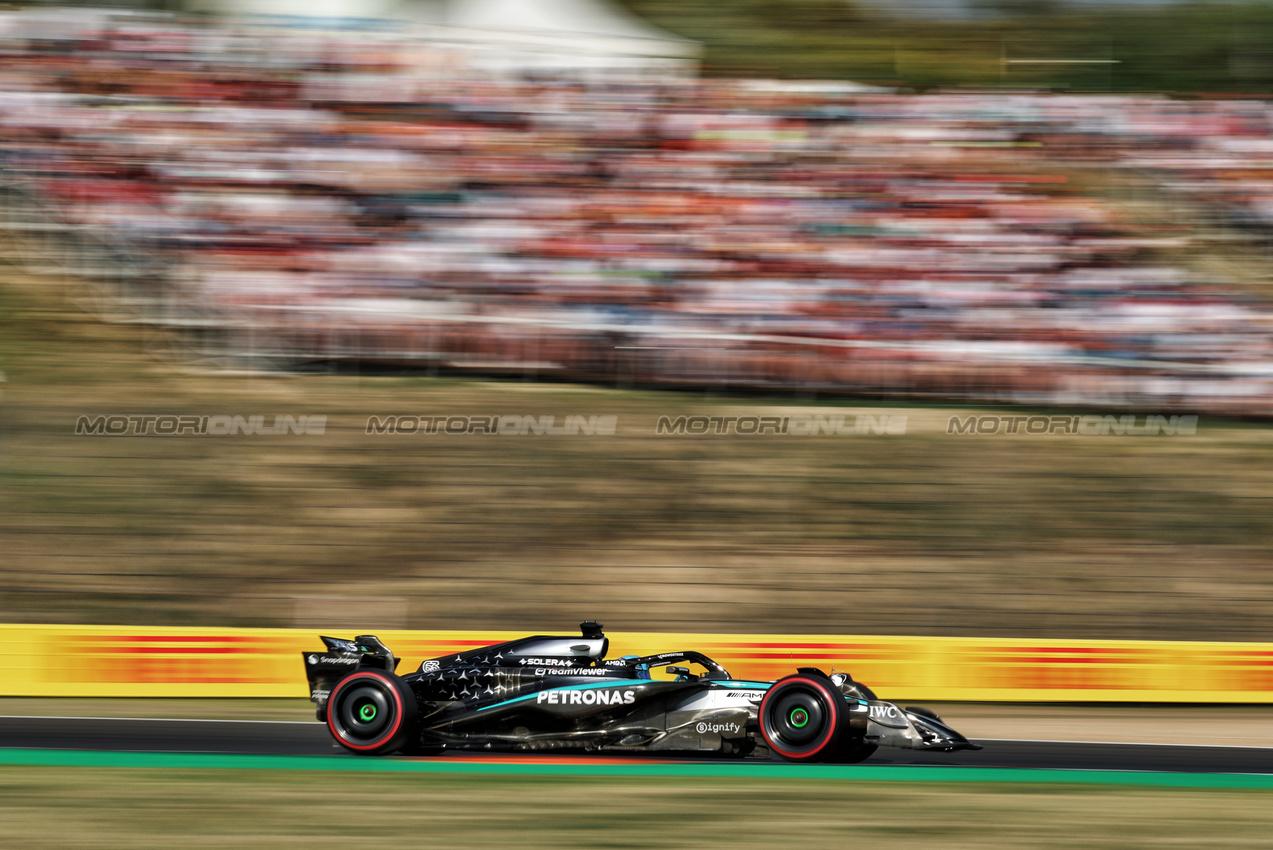 GP UNGHERIA, George Russell (GBR) Mercedes AMG F1 W16.

01.08.2025. Formula 1 World Championship, Rd 14, Hungarian Grand Prix, Budapest, Hungary, Practice Day.

- www.xpbimages.com, EMail: requests@xpbimages.com © Copyright: Moy / XPB Images