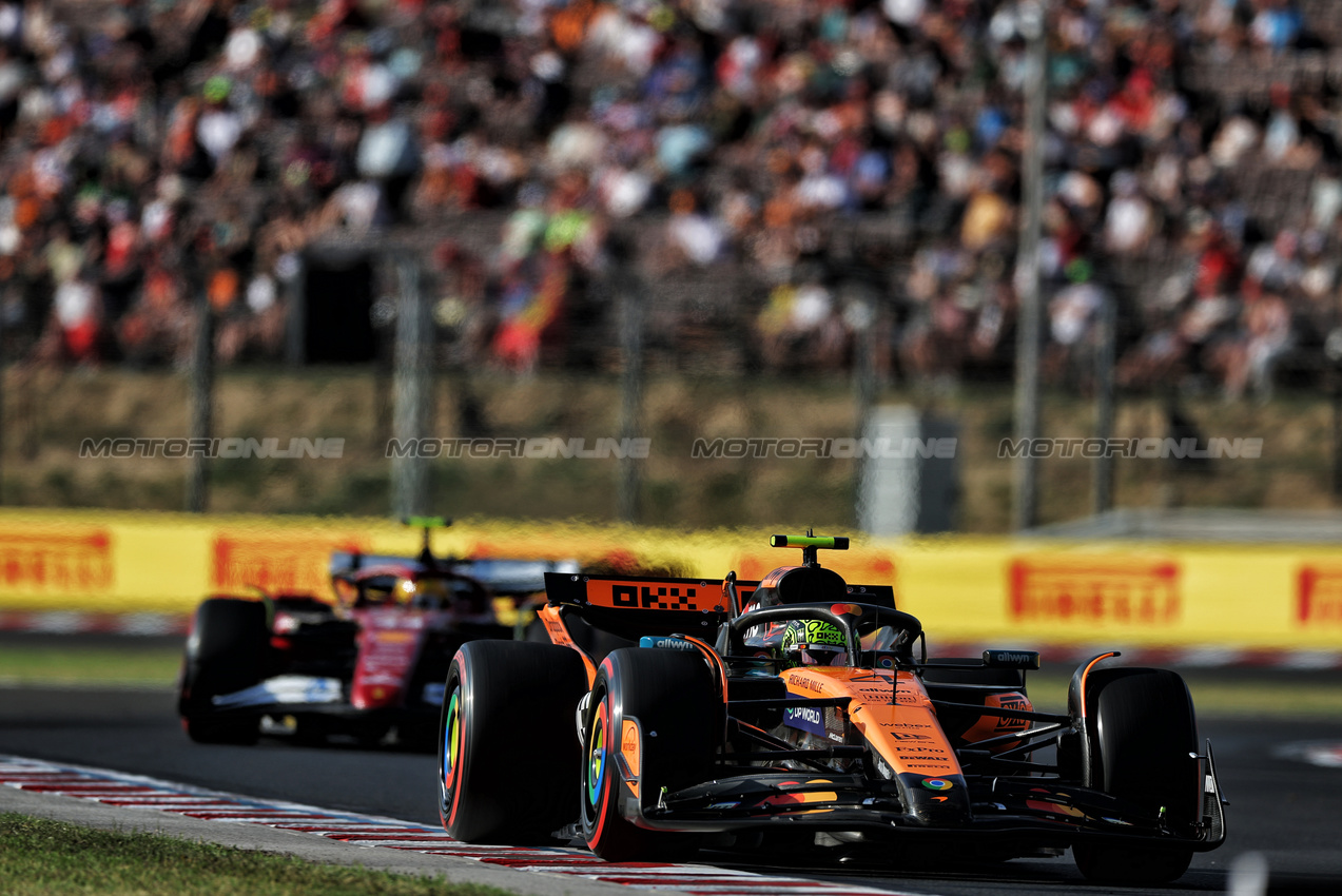 GP UNGHERIA, Lando Norris (GBR) McLaren MCL39.

01.08.2025. Formula 1 World Championship, Rd 14, Hungarian Grand Prix, Budapest, Hungary, Practice Day.

- www.xpbimages.com, EMail: requests@xpbimages.com © Copyright: Charniaux / XPB Images
