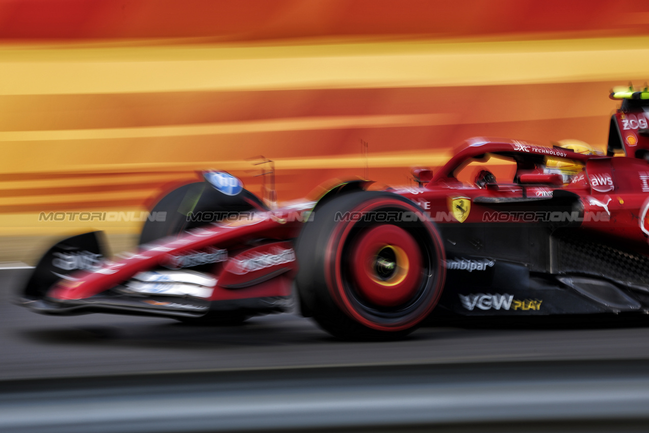 GP UNGHERIA, Lewis Hamilton (GBR) Ferrari SF-25.

01.08.2025. Formula 1 World Championship, Rd 14, Hungarian Grand Prix, Budapest, Hungary, Practice Day.

- www.xpbimages.com, EMail: requests@xpbimages.com © Copyright: Bearne / XPB Images