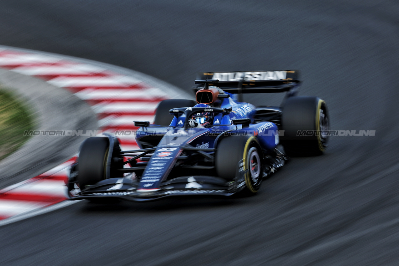 GP UNGHERIA, Alexander Albon (THA) Atlassian Williams Racing FW47.

01.08.2025. Formula 1 World Championship, Rd 14, Hungarian Grand Prix, Budapest, Hungary, Practice Day.

- www.xpbimages.com, EMail: requests@xpbimages.com © Copyright: Bearne / XPB Images
