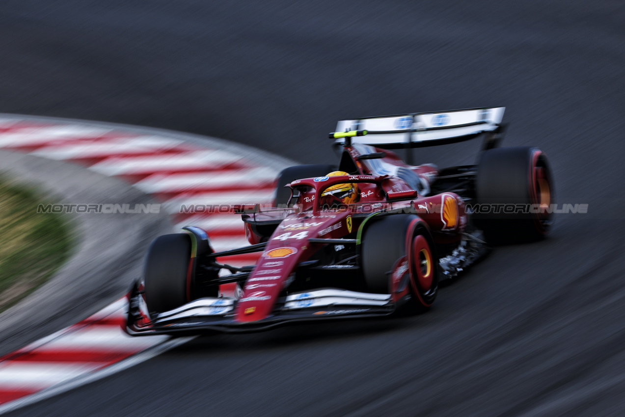 GP UNGHERIA, Lewis Hamilton (GBR) Ferrari SF-25.

01.08.2025. Formula 1 World Championship, Rd 14, Hungarian Grand Prix, Budapest, Hungary, Practice Day.

- www.xpbimages.com, EMail: requests@xpbimages.com © Copyright: Bearne / XPB Images