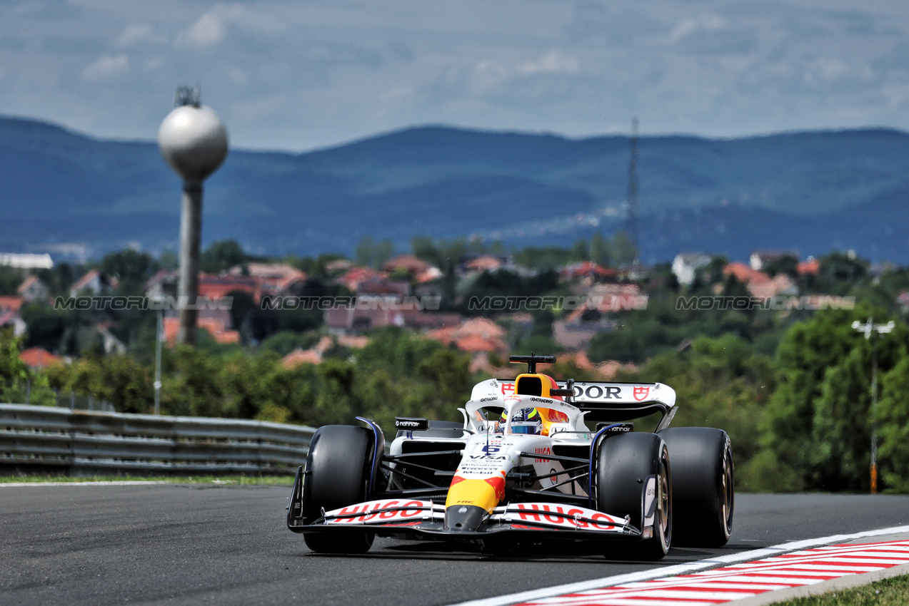 GP UNGHERIA, Isack Hadjar (FRA) Racing Bulls VCARB 02.

01.08.2025. Formula 1 World Championship, Rd 14, Hungarian Grand Prix, Budapest, Hungary, Practice Day.

- www.xpbimages.com, EMail: requests@xpbimages.com © Copyright: Moy / XPB Images