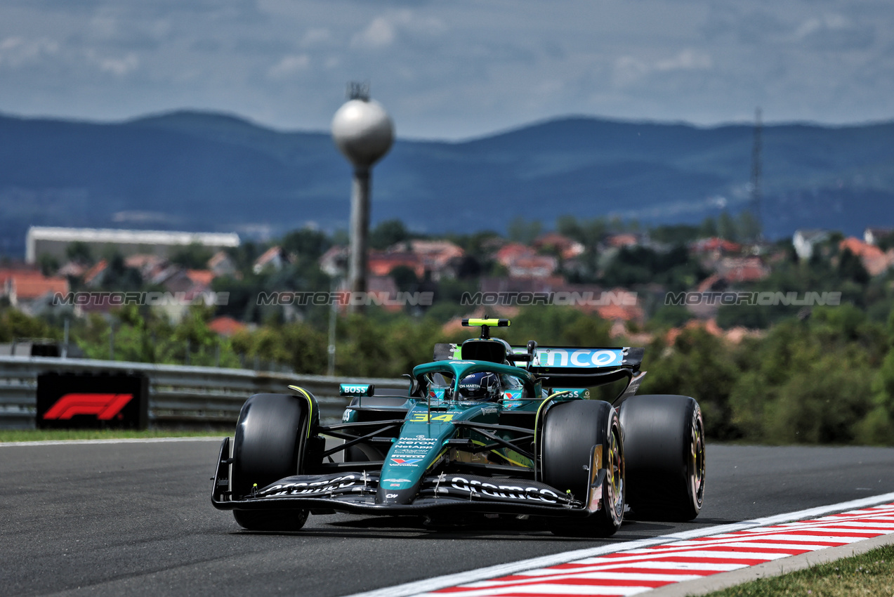 GP UNGHERIA, Felipe Drugovich (BRA) Aston Martin F1 Team AMR25, Reserve e Development Programme Driver.

01.08.2025. Formula 1 World Championship, Rd 14, Hungarian Grand Prix, Budapest, Hungary, Practice Day.

- www.xpbimages.com, EMail: requests@xpbimages.com © Copyright: Moy / XPB Images