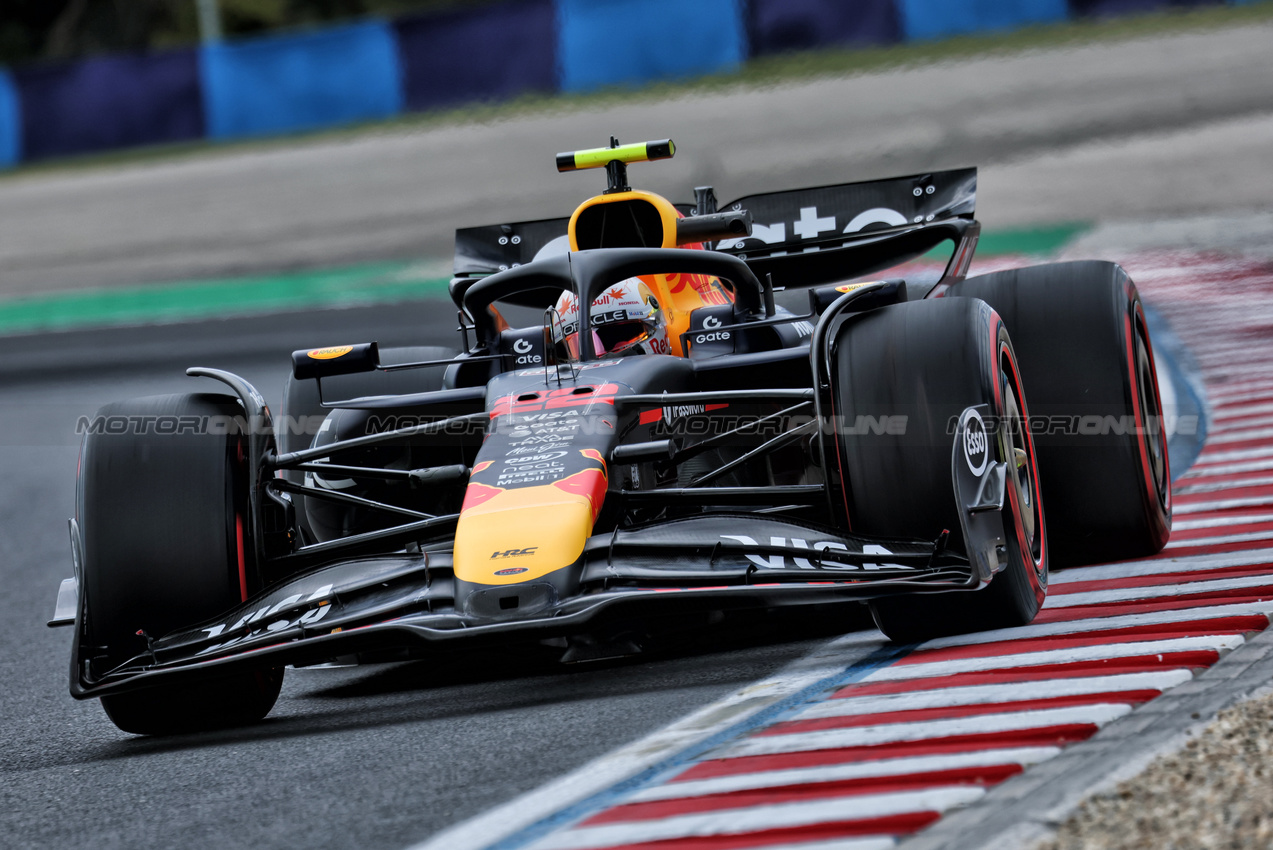 GP UNGHERIA, Yuki Tsunoda (JPN) Red Bull Racing RB21.

01.08.2025. Formula 1 World Championship, Rd 14, Hungarian Grand Prix, Budapest, Hungary, Practice Day.

- www.xpbimages.com, EMail: requests@xpbimages.com © Copyright: Moy / XPB Images
