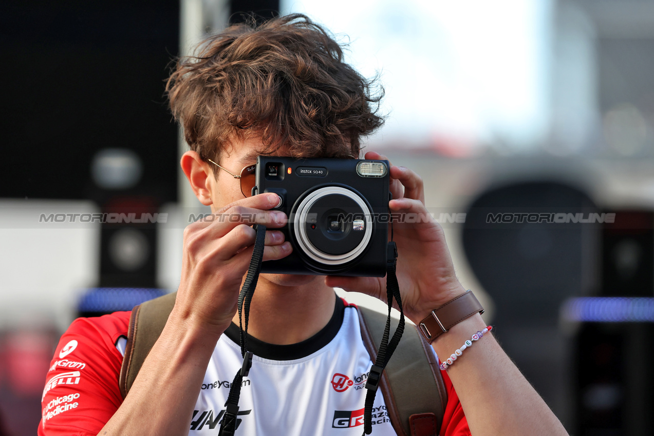 GP USA, Oliver Bearman (GBR) Haas F1 Team.
19.10.2025. Formula 1 World Championship, Rd 19, United States Grand Prix, Austin, Texas, USA, Gara Day.
- www.xpbimages.com, EMail: requests@xpbimages.com © Copyright: Rew / XPB Images