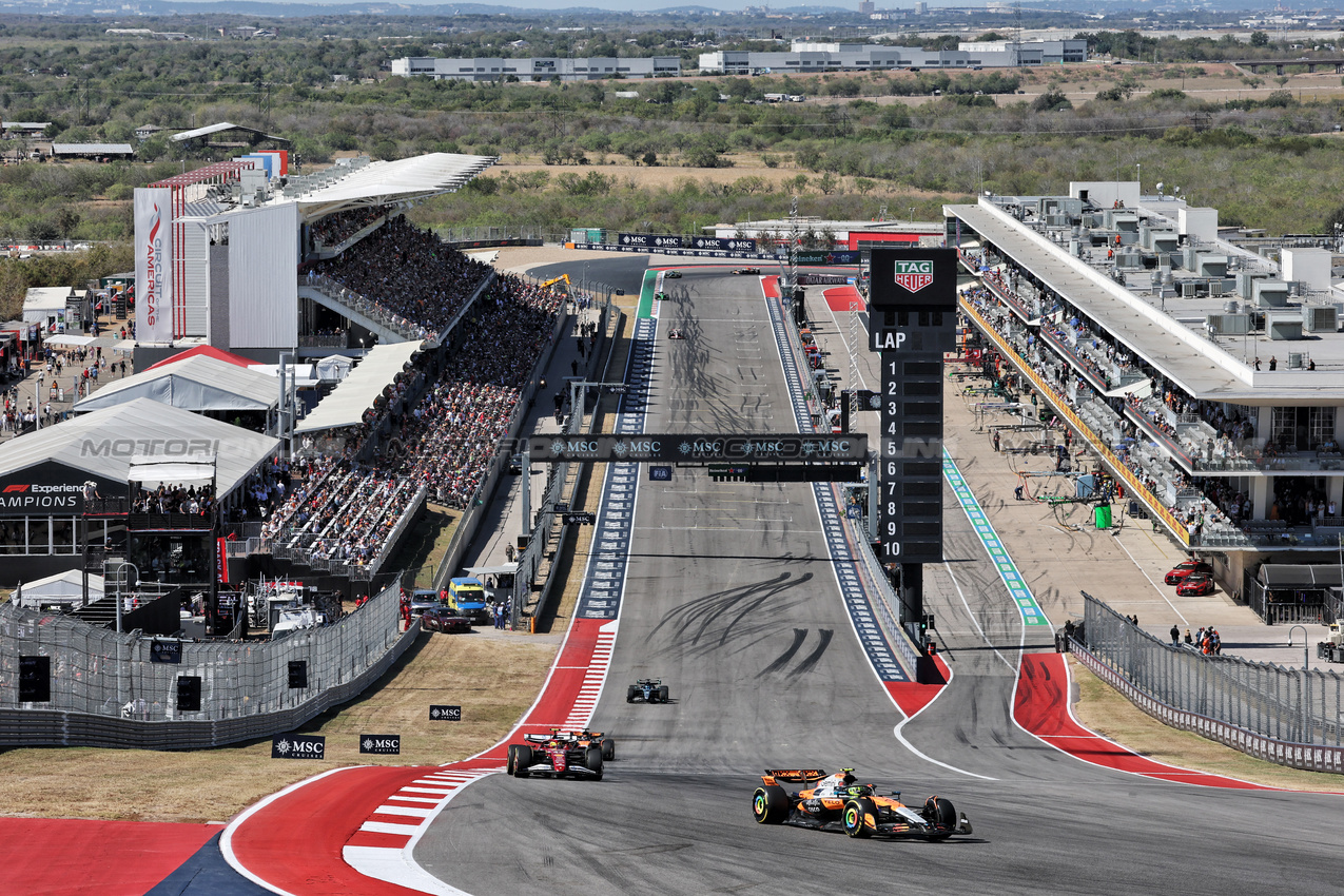GP USA, Lando Norris (GBR) McLaren MCL39.
19.10.2025. Formula 1 World Championship, Rd 19, United States Grand Prix, Austin, Texas, USA, Gara Day.
- www.xpbimages.com, EMail: requests@xpbimages.com © Copyright: Moy / XPB Images