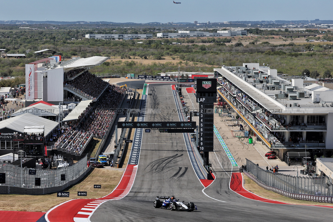 GP USA, Alexander Albon (THA) Atlassian Williams Racing FW47.
19.10.2025. Formula 1 World Championship, Rd 19, United States Grand Prix, Austin, Texas, USA, Gara Day.
- www.xpbimages.com, EMail: requests@xpbimages.com © Copyright: Moy / XPB Images